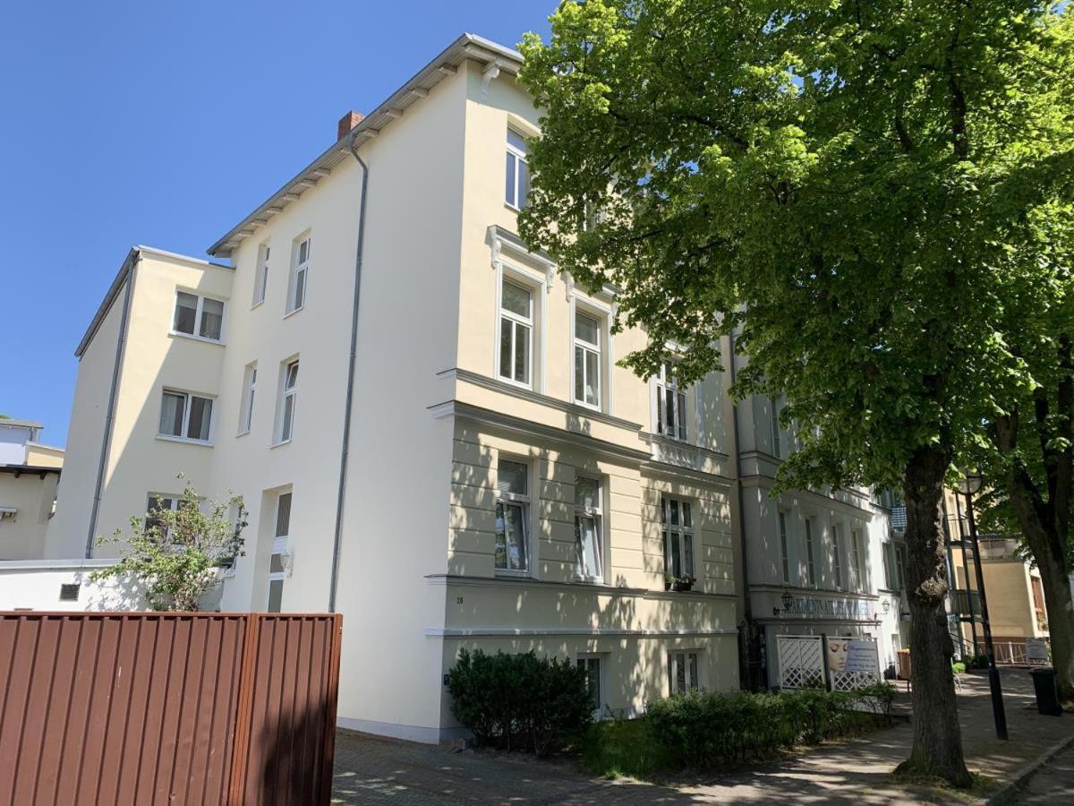 Wintergarten-maisonette, Warnemuende