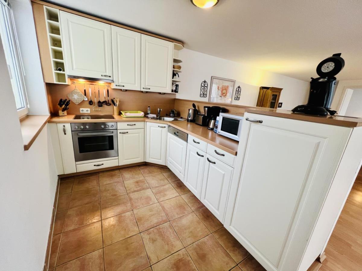 Wintergarten-maisonette, Warnemuende Apartment *